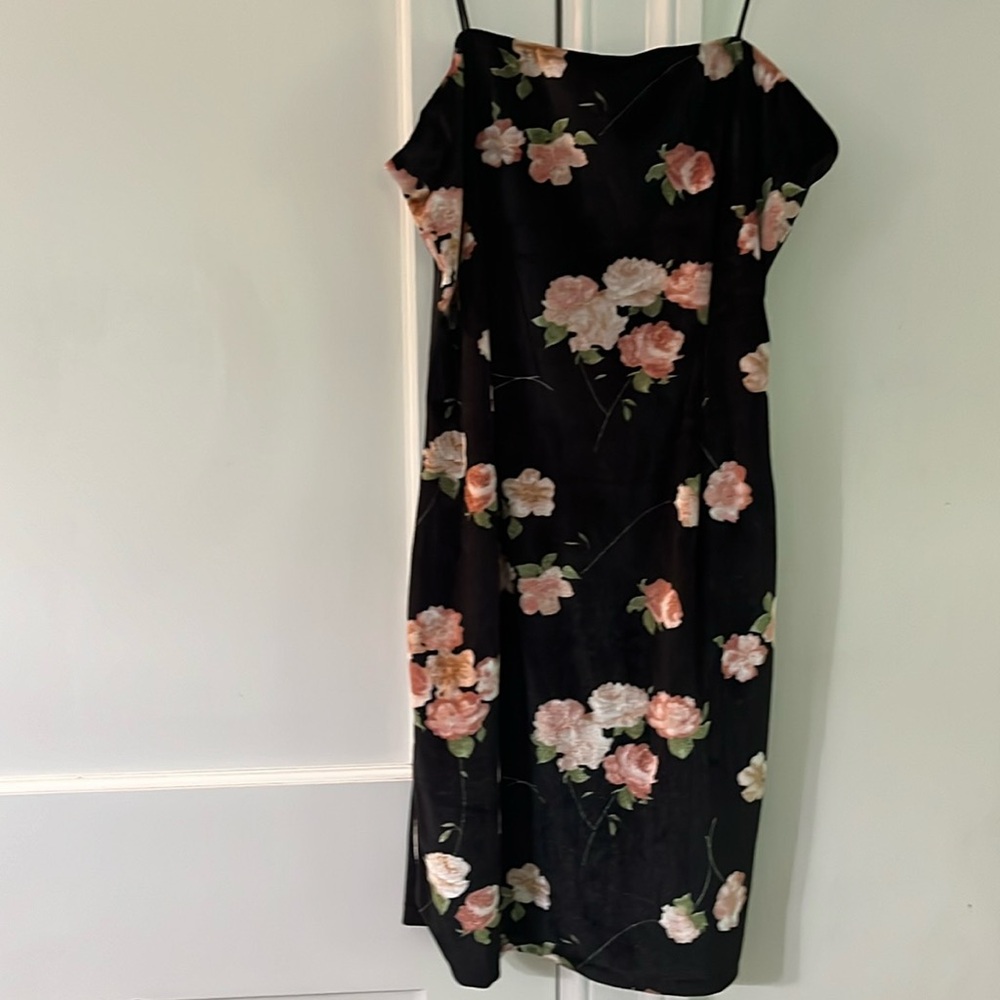Like new- Aqua “velvet” stretch floral dress
